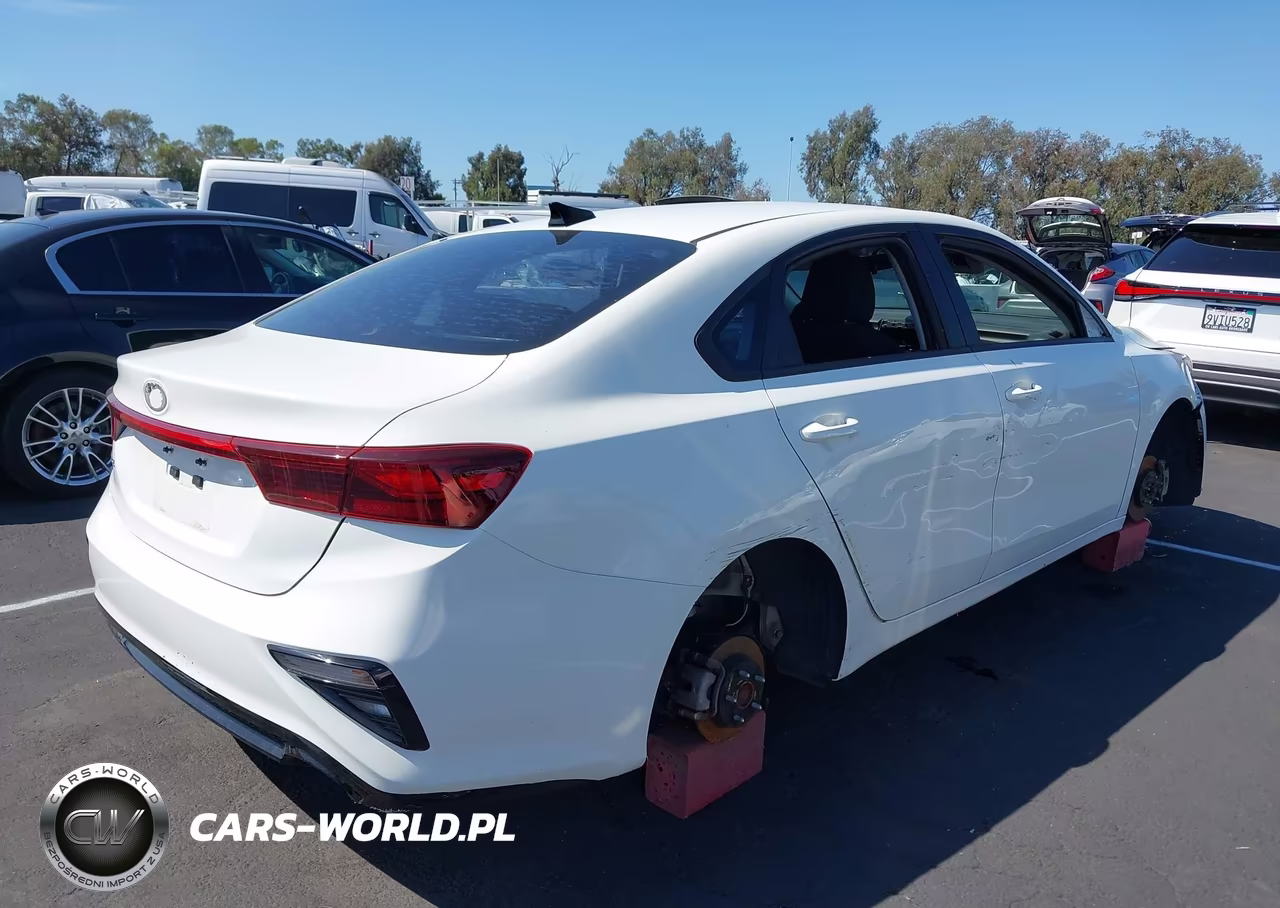 2021 Kia Forte Lxs VIN:3KPF24AD7ME272510 - 4
