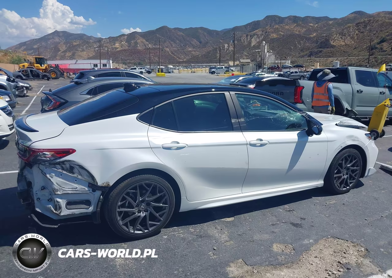 2025 Toyota Camry Xse VIN:4T1DBADK2SU028323 - 14