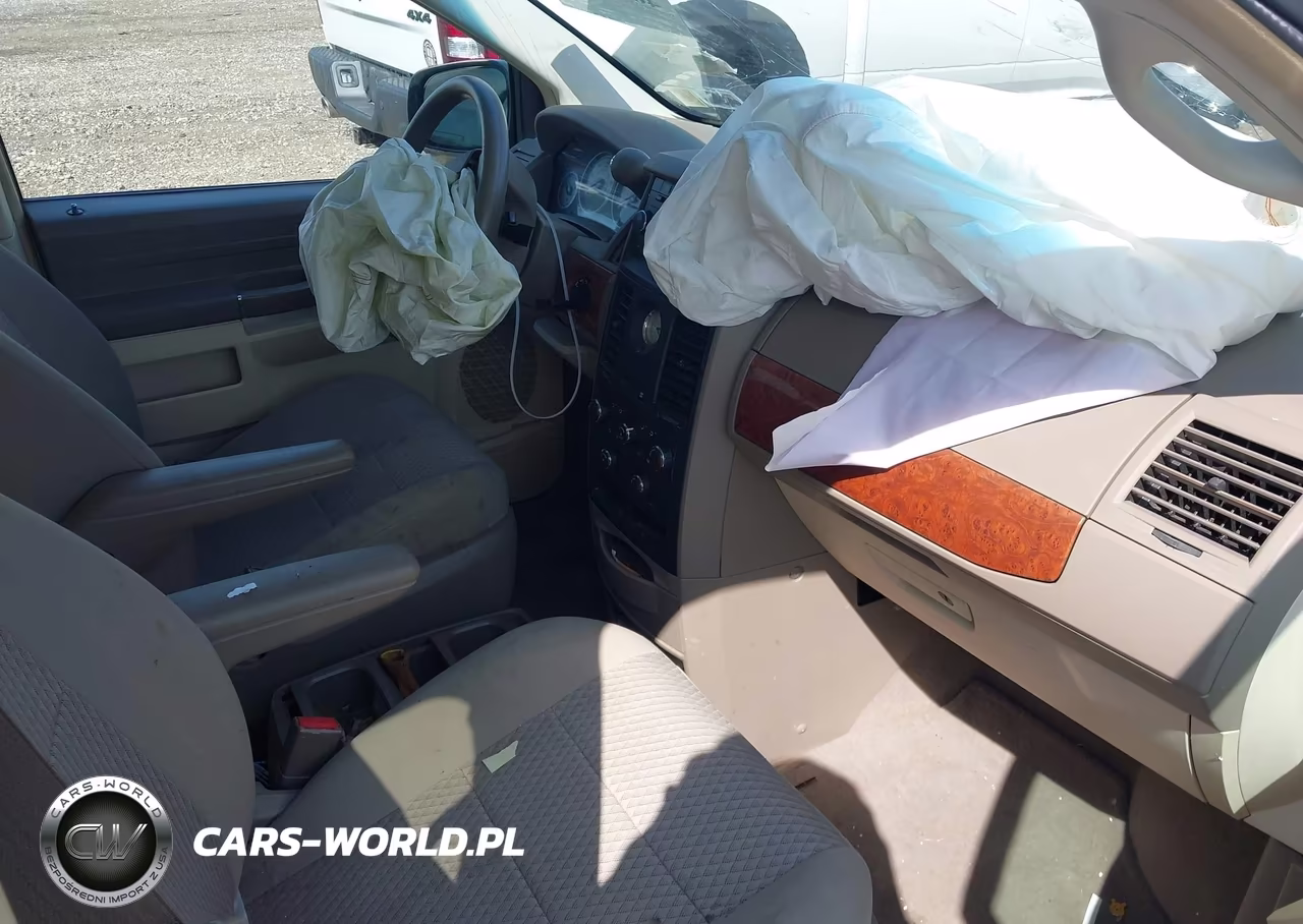 2008 Chrysler Town & Country Lx VIN:2A8HR44H68R725290 - 5