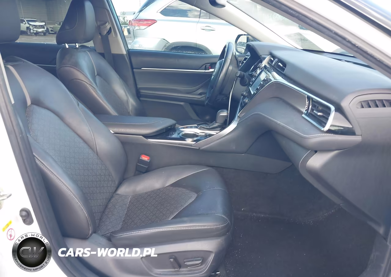 2018 Toyota Camry Xse VIN:4T1B61HK8JU134702 - 5