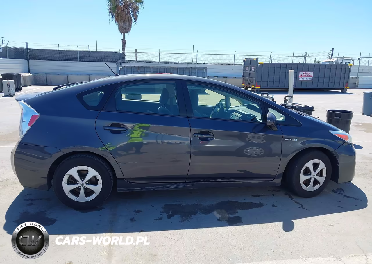 2014 Toyota Prius Two VIN:JTDKN3DU8E1754919 - 13