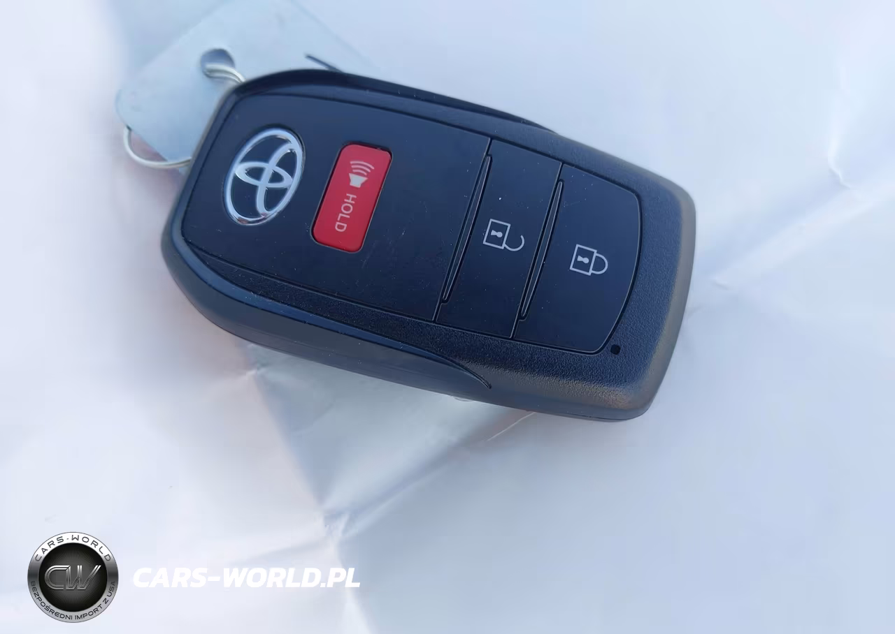 2025 Toyota Corolla Xse VIN:JTNC4MBE8S3233347 - 11