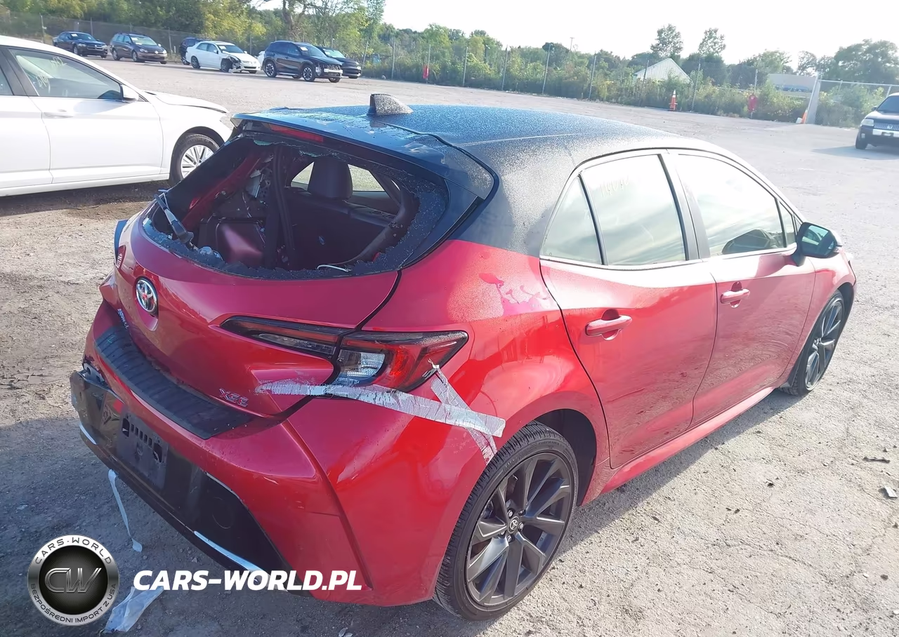 2025 Toyota Corolla Xse VIN:JTNC4MBE8S3233347 - 4