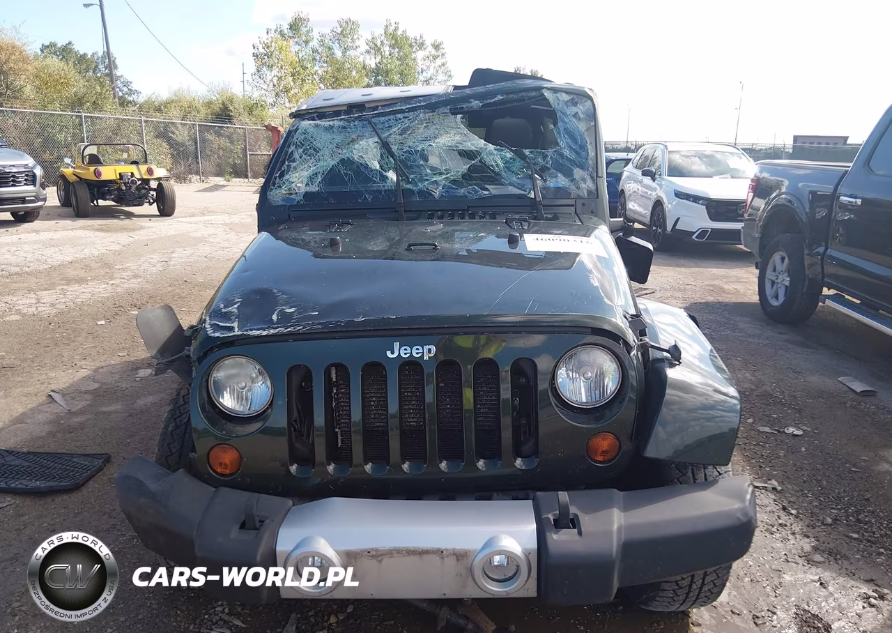 2012 Jeep Wrangler Unlimited Sahara VIN:1C4BJWEG0CL103890 - 11