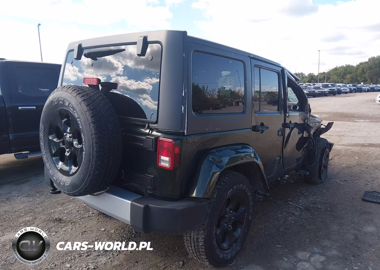 2012 Jeep Wrangler Unlimited Sahara VIN:1C4BJWEG0CL103890 - 4