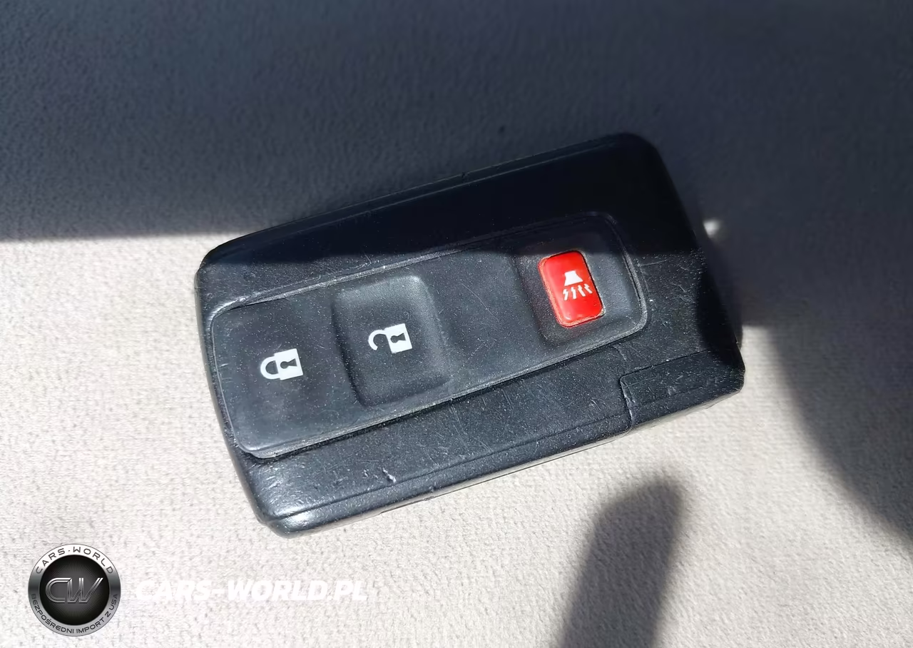 2008 Toyota Prius VIN:JTDKB20UX87736867 - 11