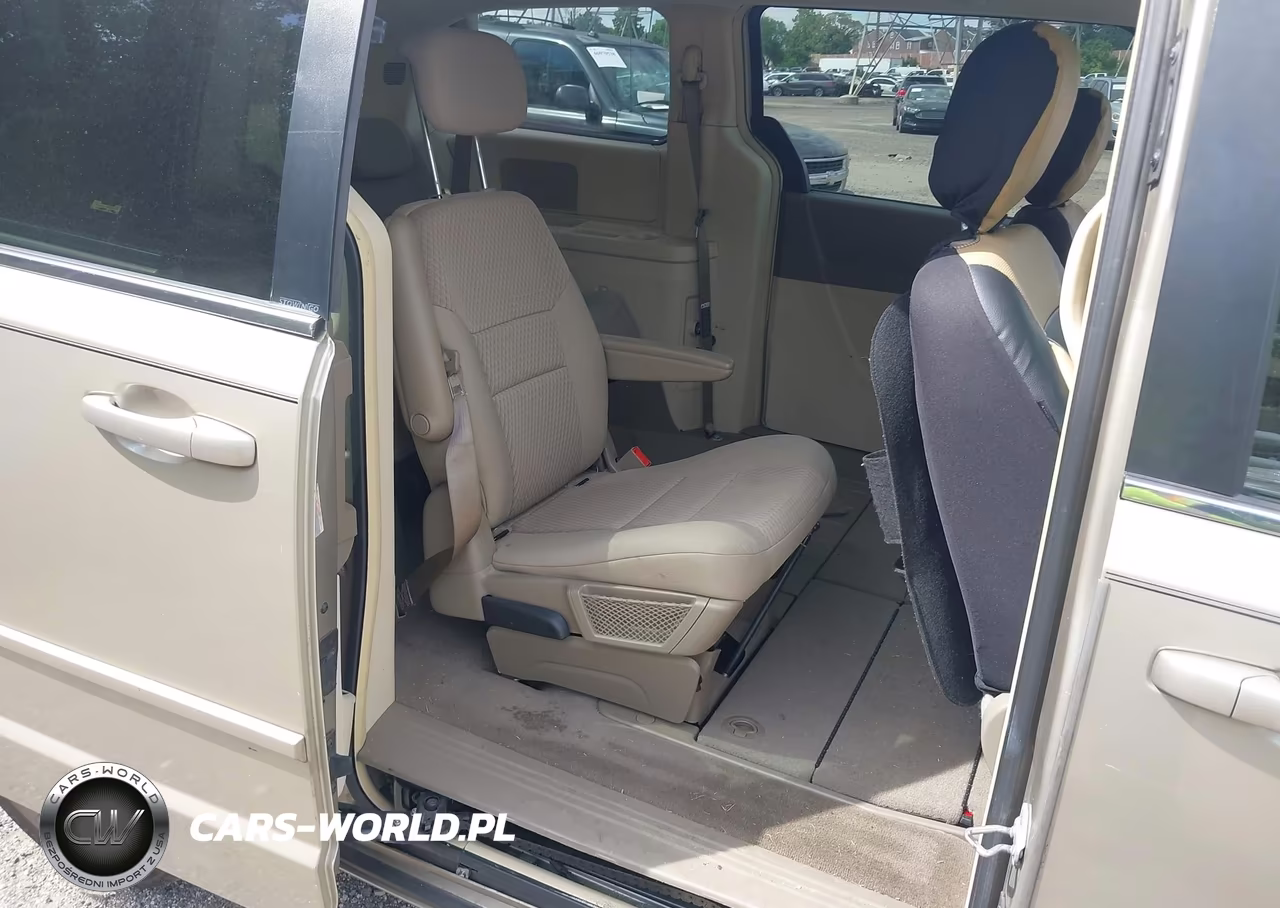 2008 Chrysler Town & Country Touring VIN:2A8HR54P28R676098 - 8