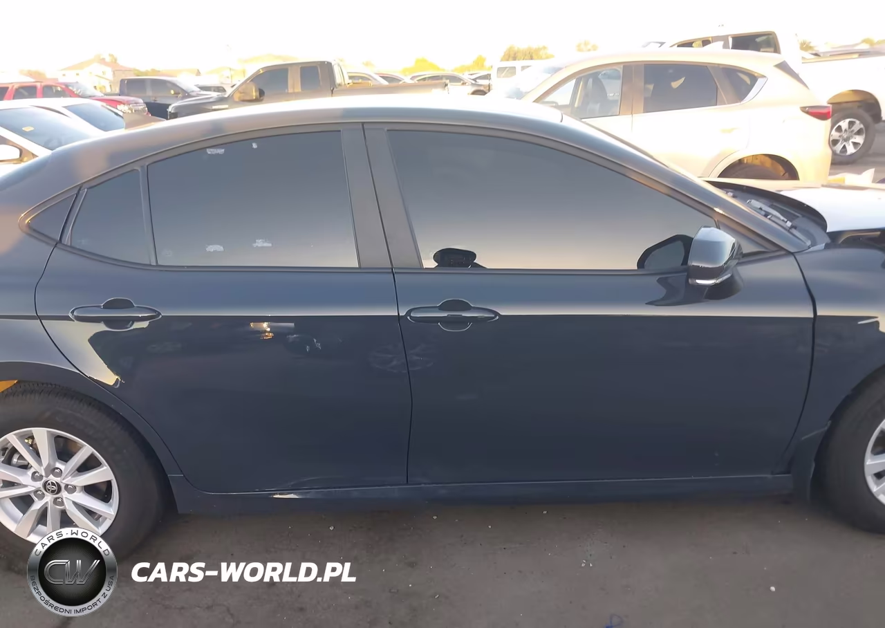 2026 Toyota Camry Le VIN:4T1DAACK4TU736241 - 14