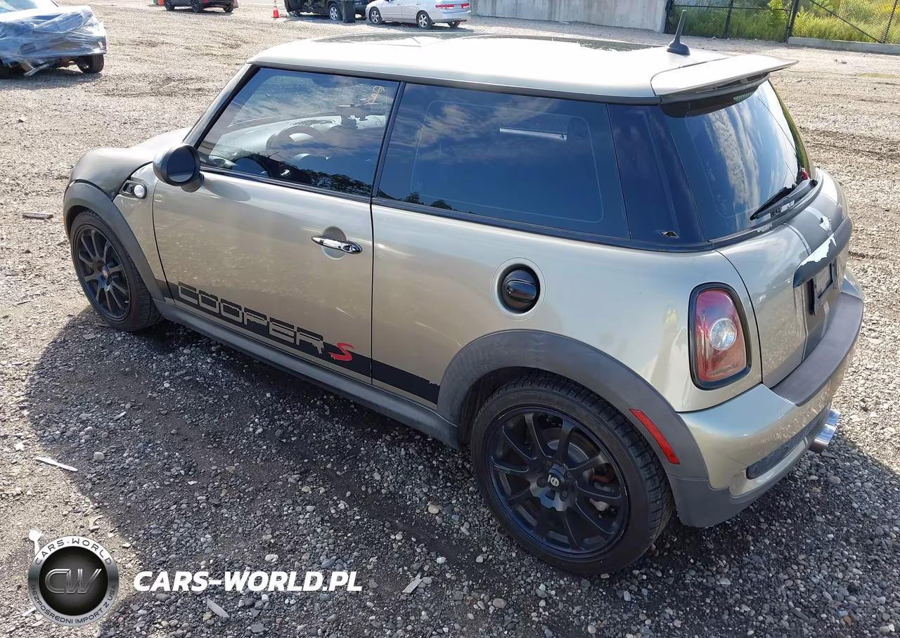 2009 Mini Cooper S VIN:WMWMF73549TW83720 - 3