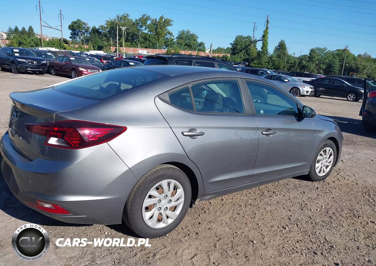 2019 Hyundai Elantra Se VIN:5NPD74LF6KH435924 - 4