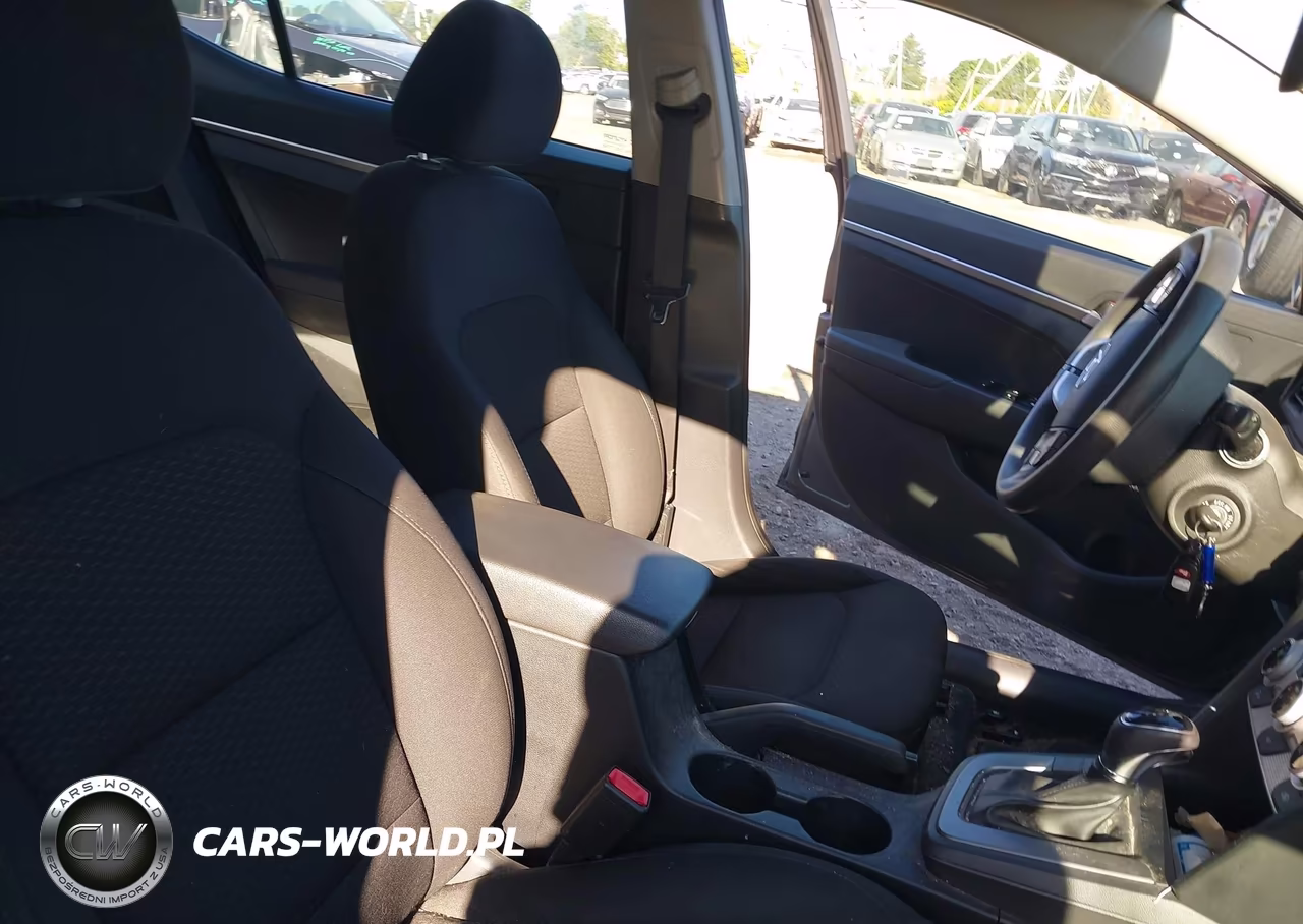 2019 Hyundai Elantra Se VIN:5NPD74LF6KH435924 - 5