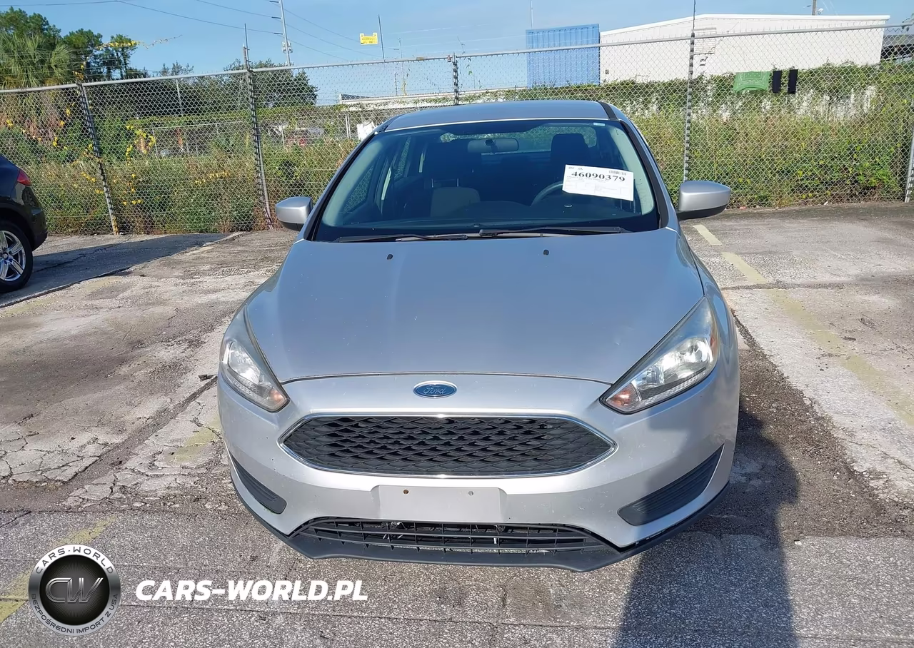 2018 Ford Focus Se VIN:1FADP3F29JL231640 - 6