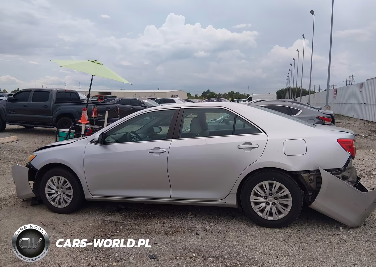 2014 Toyota Camry Le VIN:4T4BF1FK9ER428107 - 14