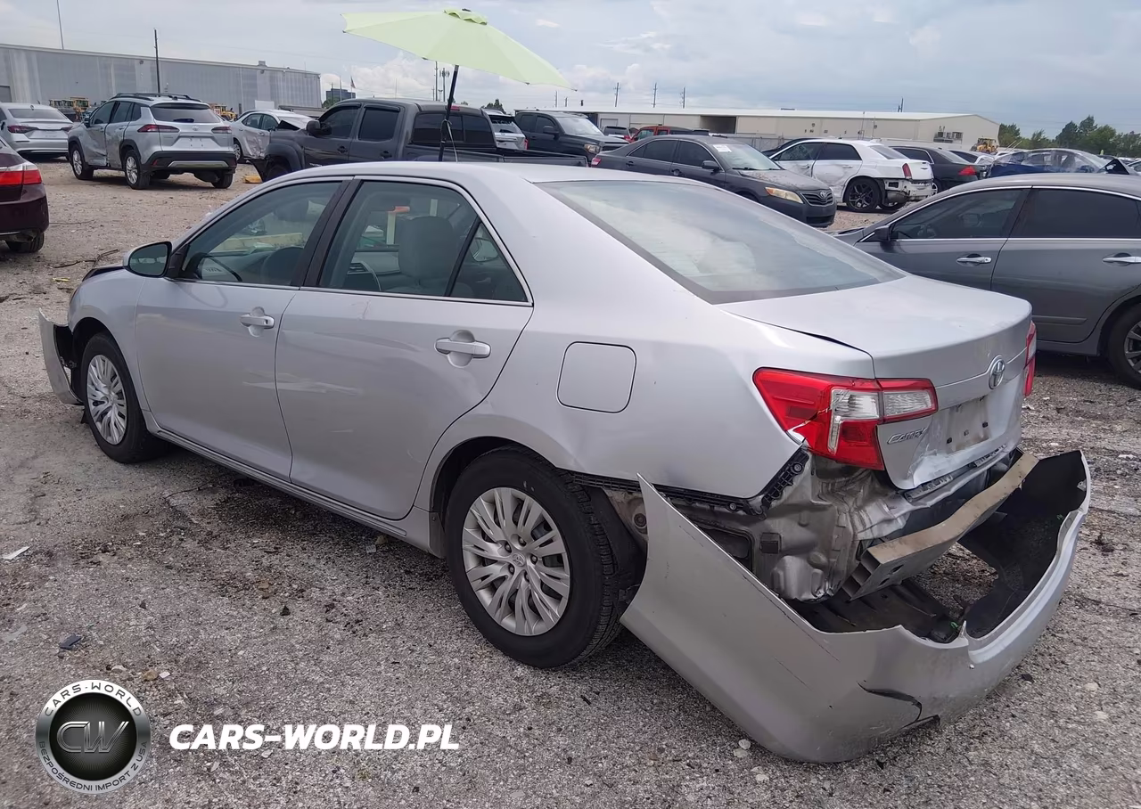 2014 Toyota Camry Le VIN:4T4BF1FK9ER428107 - 3