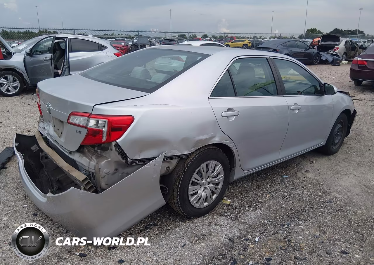 2014 Toyota Camry Le VIN:4T4BF1FK9ER428107 - 4