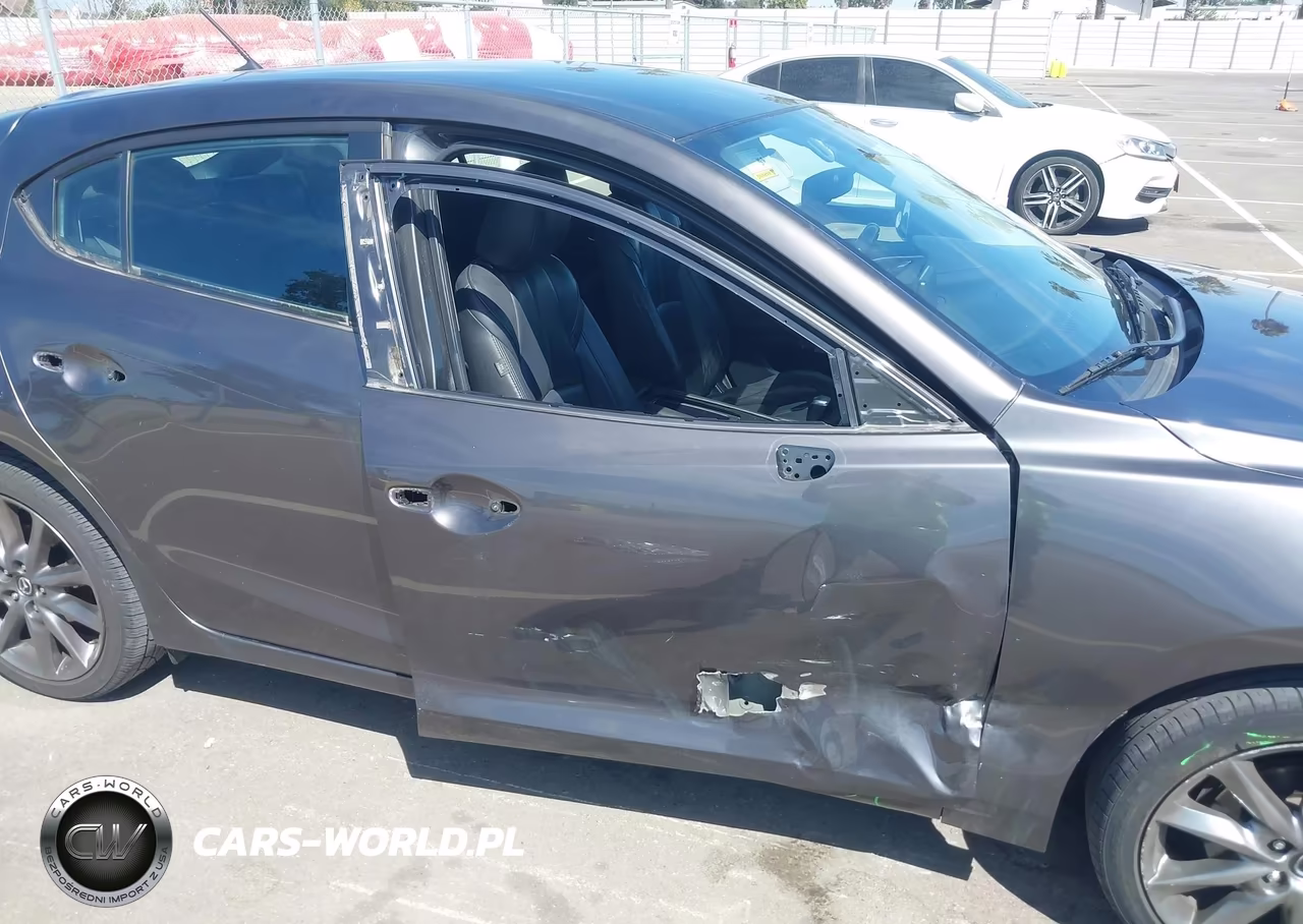 2018 Mazda Mazda3 Touring VIN:3MZBN1L36JM261389 - 6