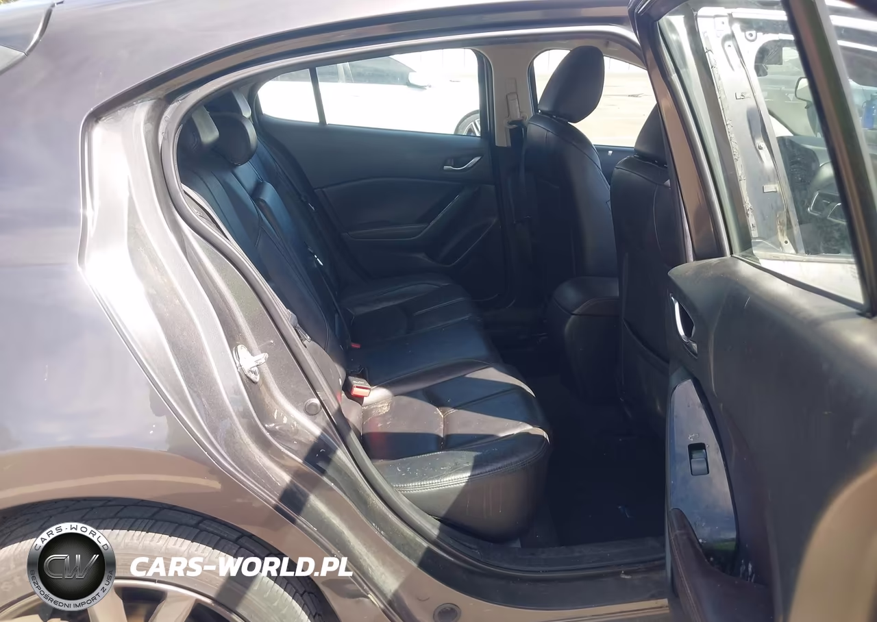 2018 Mazda Mazda3 Touring VIN:3MZBN1L36JM261389 - 8