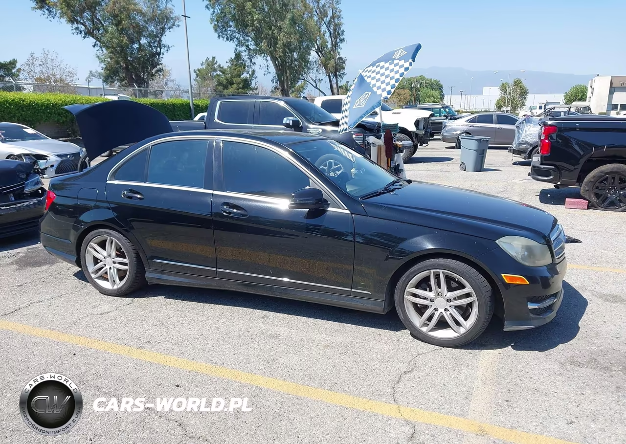 2013 Mercedes-Benz C 250 Sport VIN:WDDGF4HB1DF982589 - 15