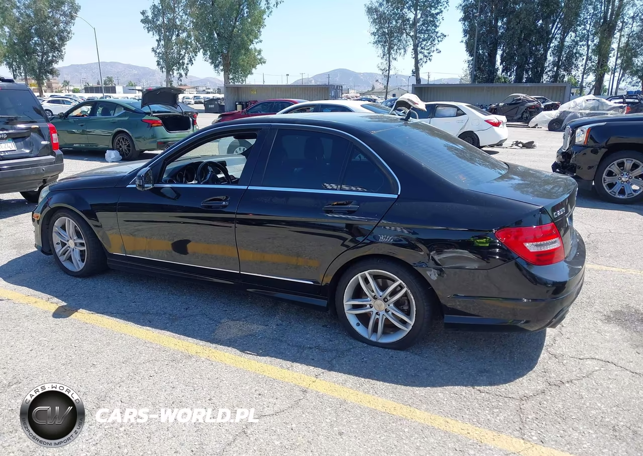 2013 Mercedes-Benz C 250 Sport VIN:WDDGF4HB1DF982589 - 16