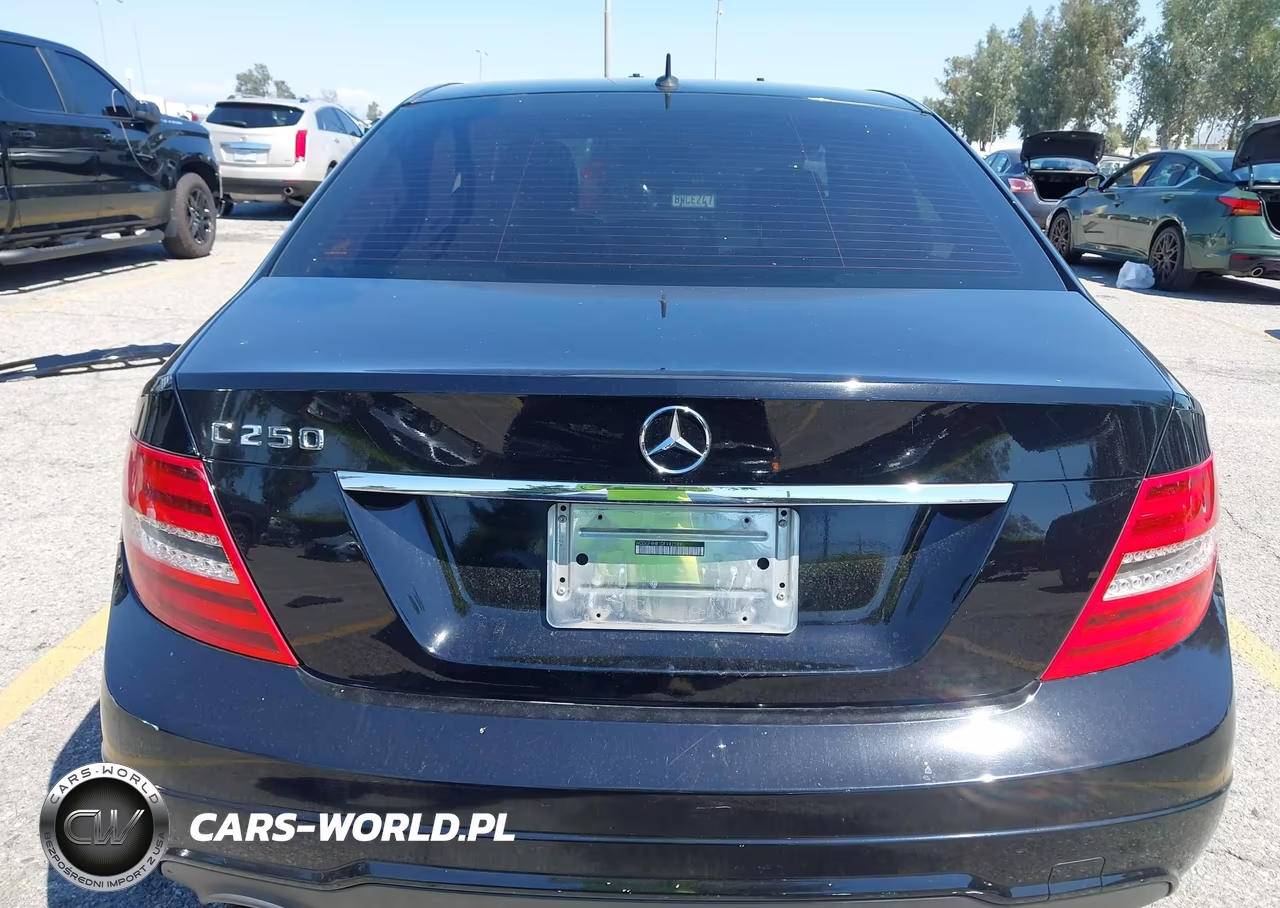 2013 Mercedes-Benz C 250 Sport VIN:WDDGF4HB1DF982589 - 18