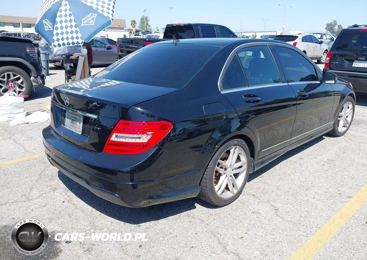 2013 Mercedes-Benz C 250 Sport VIN:WDDGF4HB1DF982589 - 4