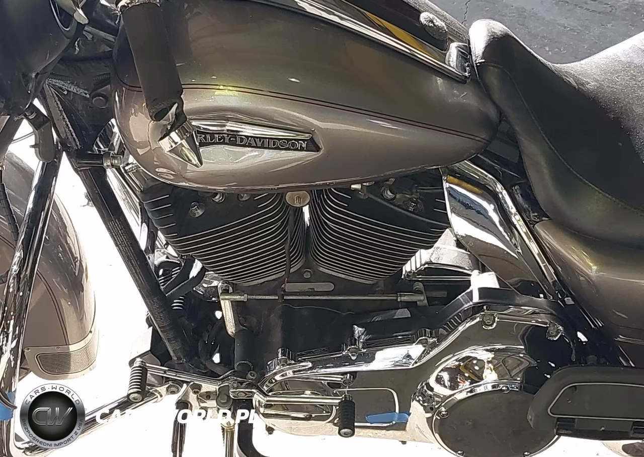 2016 Harley-Davidson Flhtcu Ultra Classic Electra Gld VIN:1HD1FCM12GB655510 - 9
