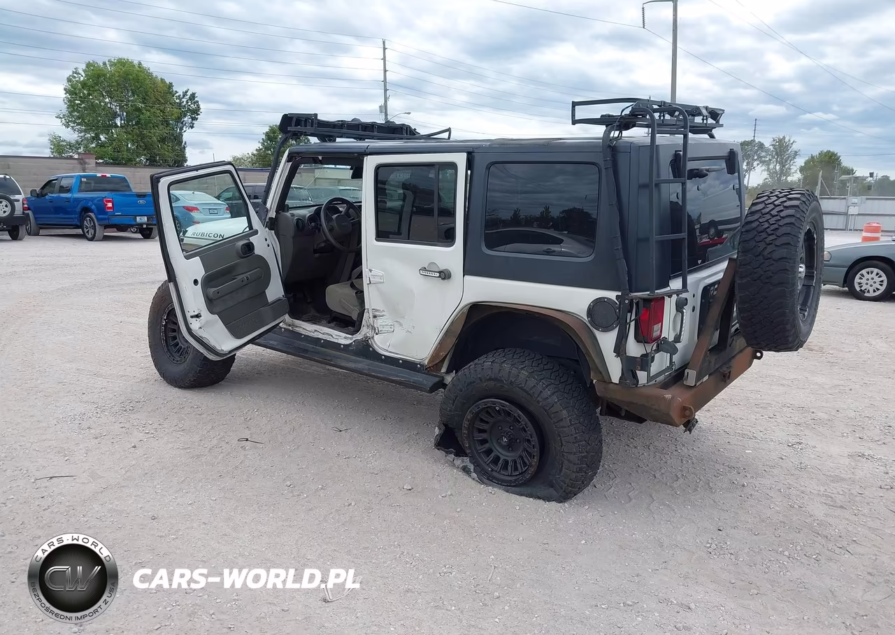 2008 Jeep Wrangler Unlimited Rubicon VIN:1J4GA69128L599661 - 3