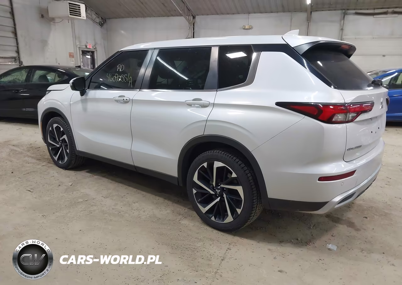 2022 Mitsubishi Outlander Black Edition S-Awc-Se 2.5 S-Awc-Se Launch Edition S-Awc VIN:JA4J4UA80NZ014448 - 3