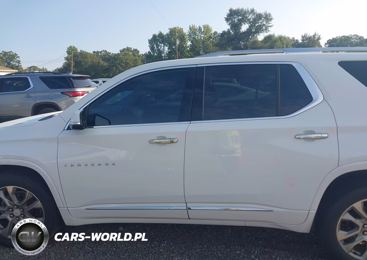 2018 Chevrolet Traverse Premier VIN:1GNERKKW9JJ258822 - 14