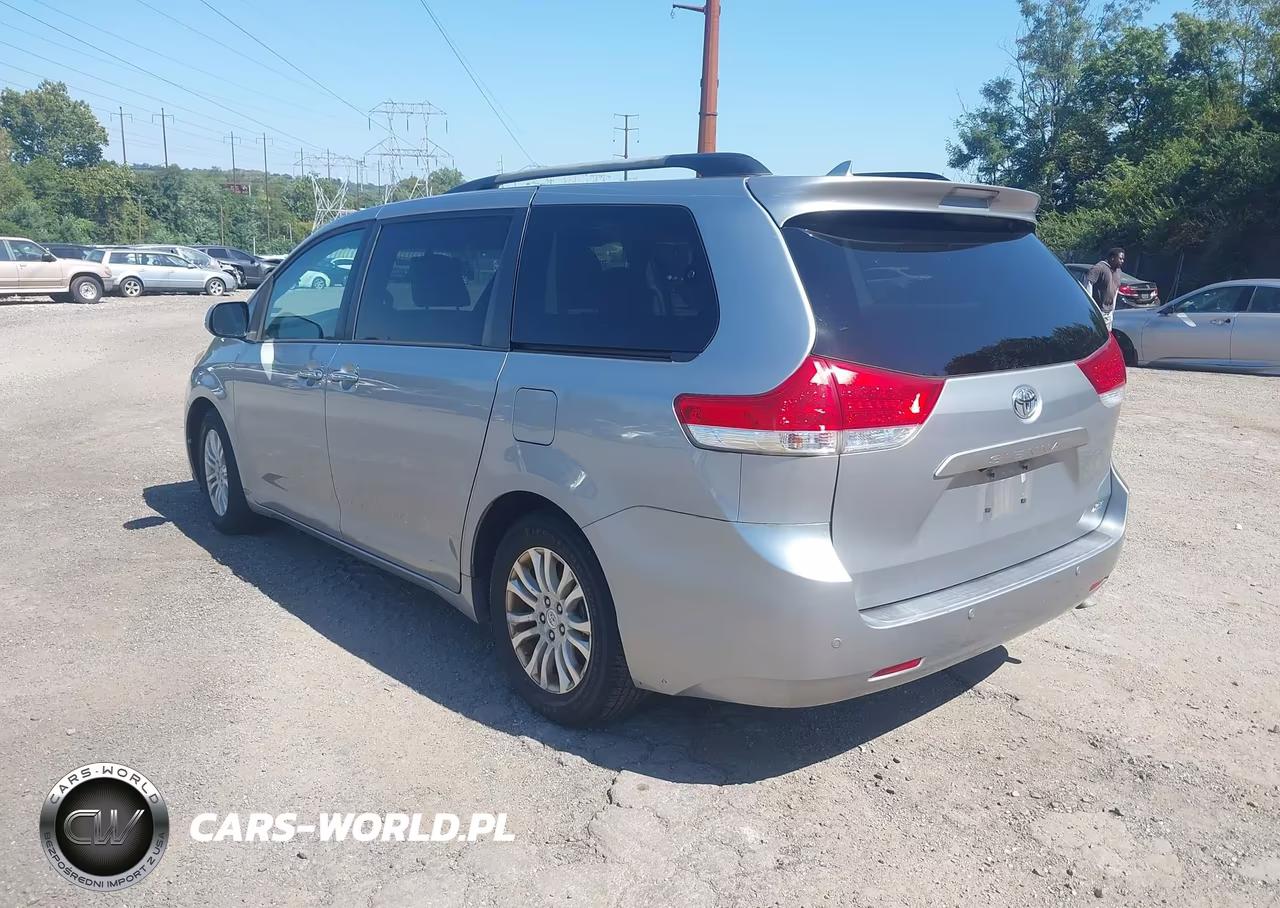2011 Toyota Sienna Xle V6 VIN:5TDYK3DC0BS099664 - 3