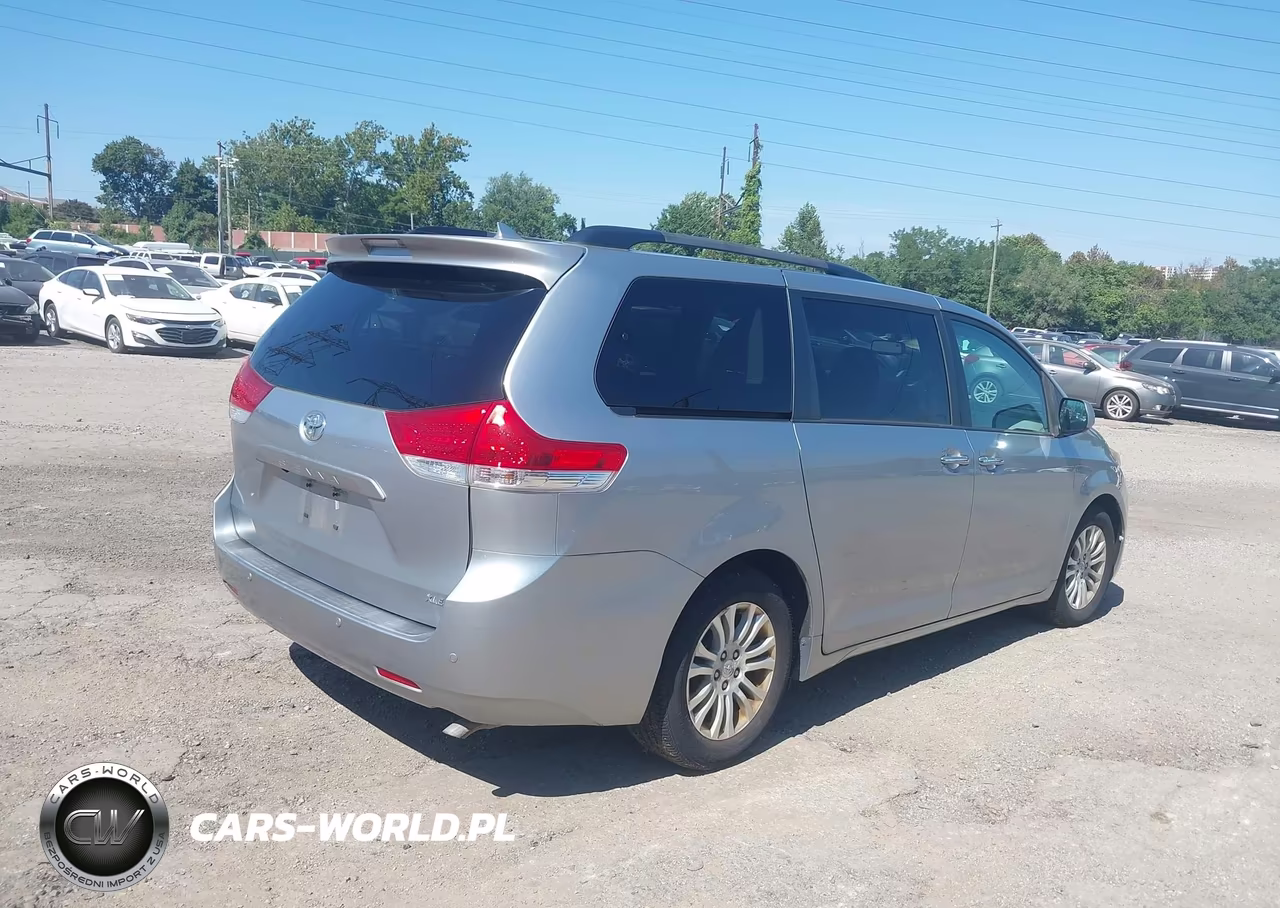 2011 Toyota Sienna Xle V6 VIN:5TDYK3DC0BS099664 - 4