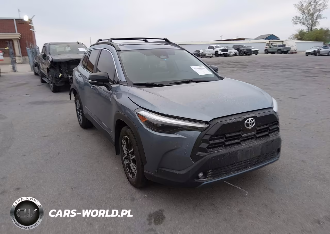 2026 Toyota Corolla Cross Xle VIN:7MUDAAAGXTV181034 - 1