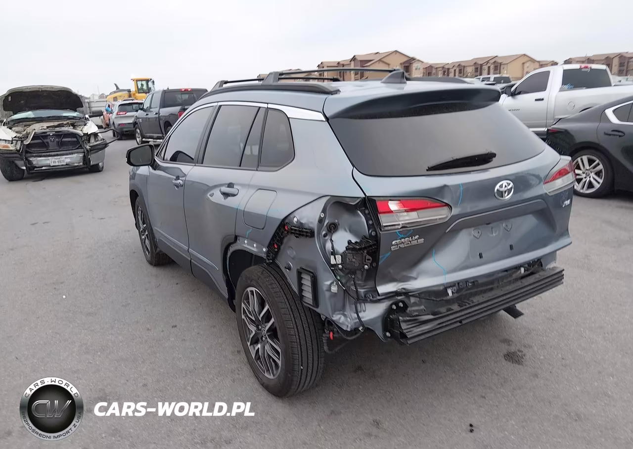 2026 Toyota Corolla Cross Xle VIN:7MUDAAAGXTV181034 - 3