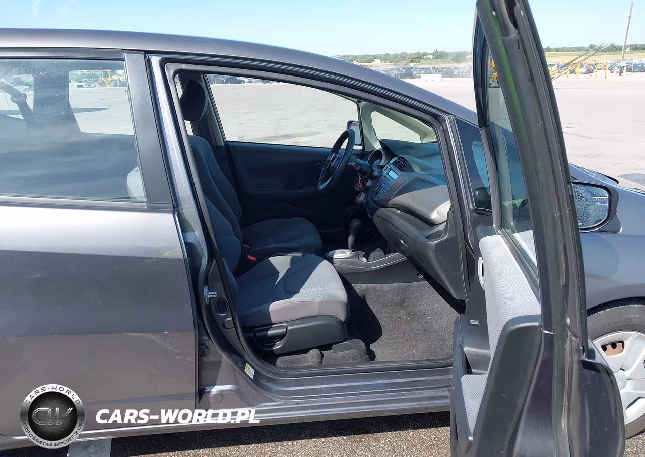 2013 Honda Fit VIN:JHMGE8H39DC036088 - 5