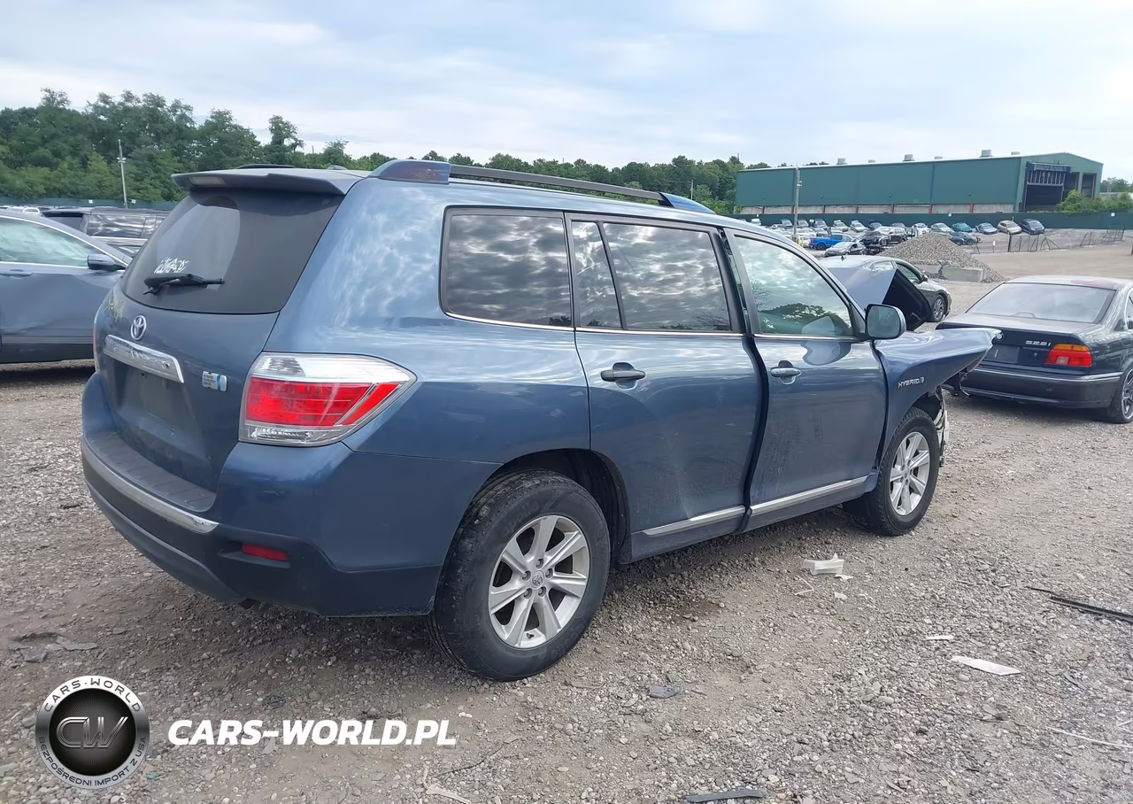 2013 Toyota Highlander Hybrid Base V6 VIN:JTEBC3EH9D2015828 - 4