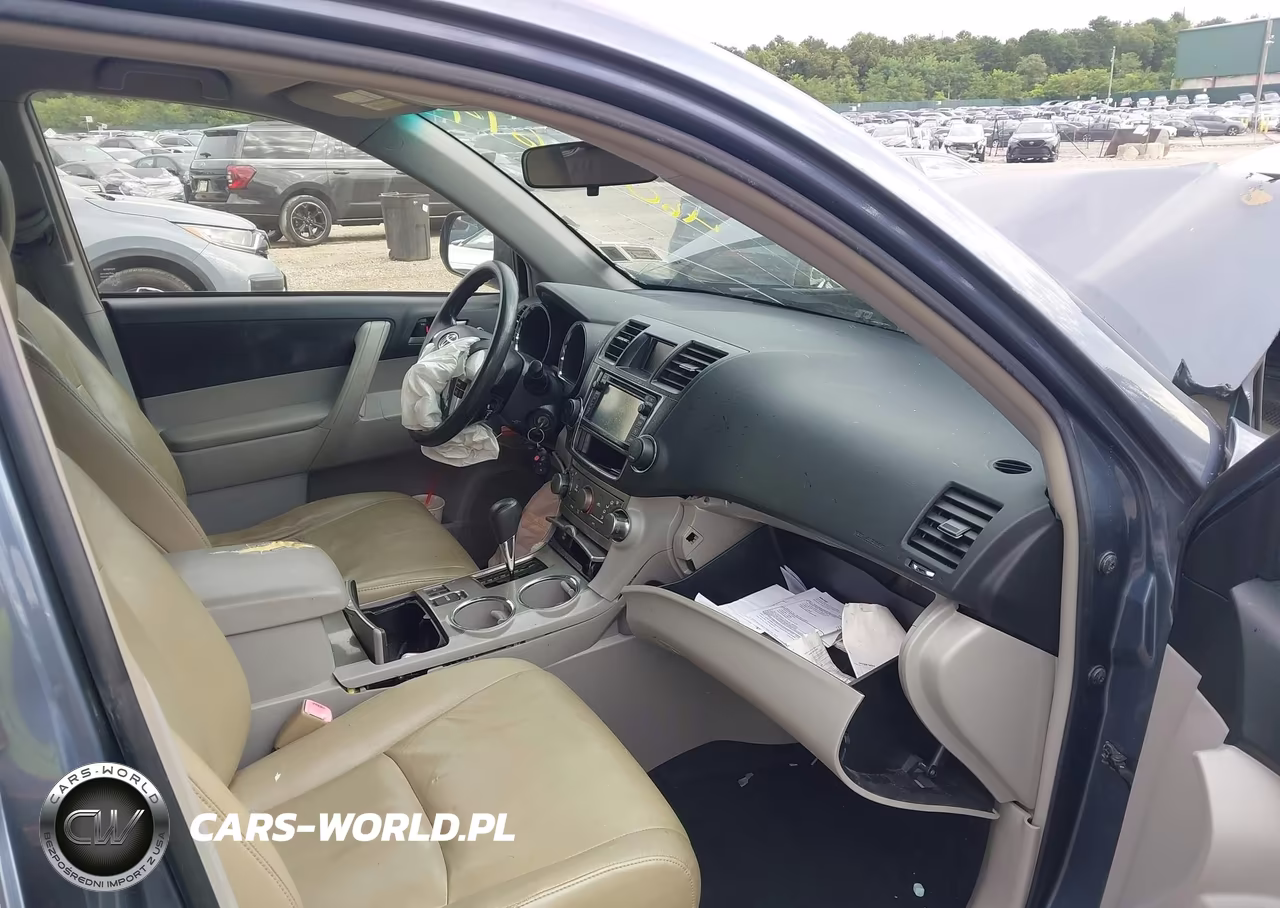 2013 Toyota Highlander Hybrid Base V6 VIN:JTEBC3EH9D2015828 - 5