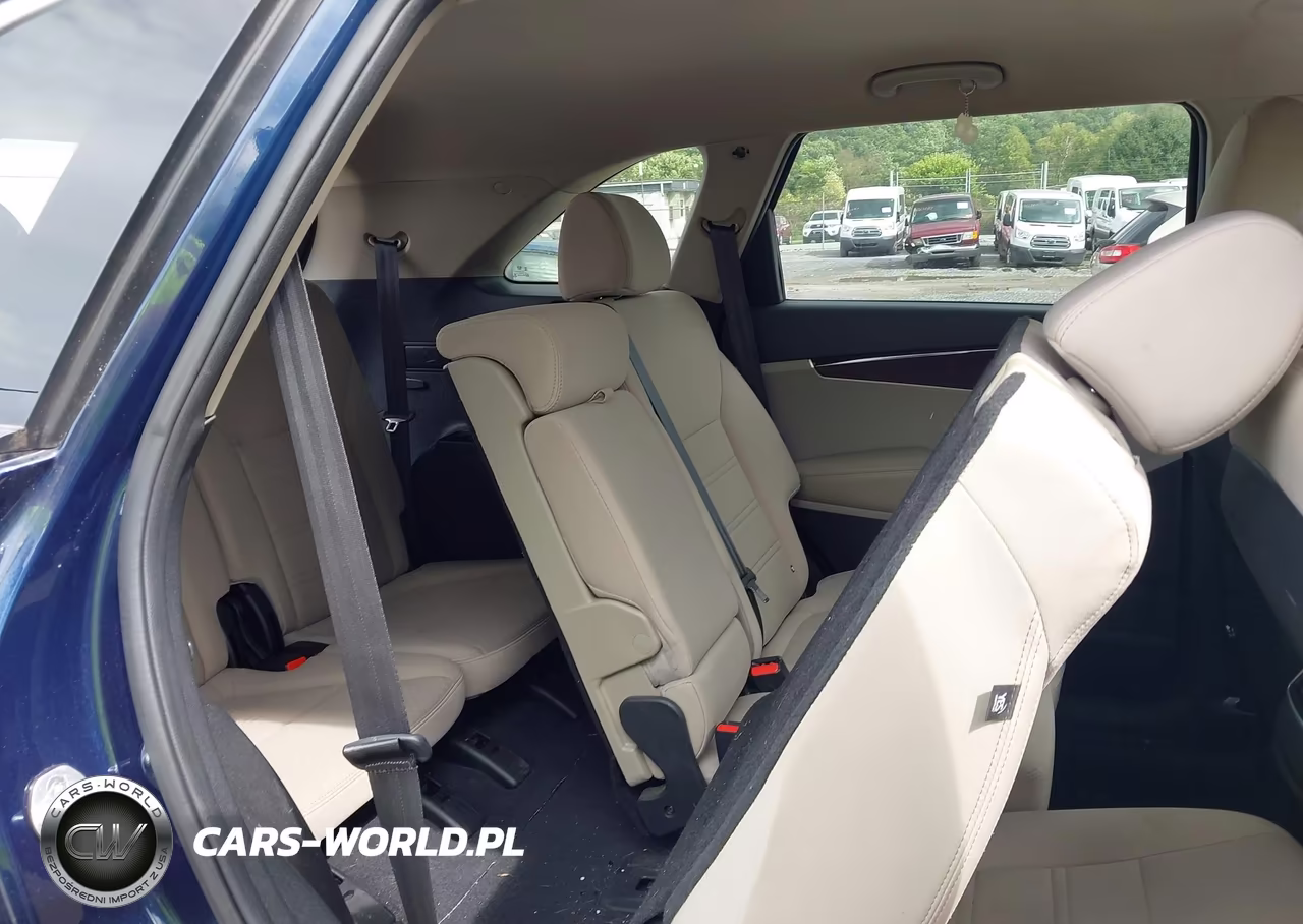 2018 Kia Sorento 3.3L Lx VIN:5XYPGDA59JG416524 - 8