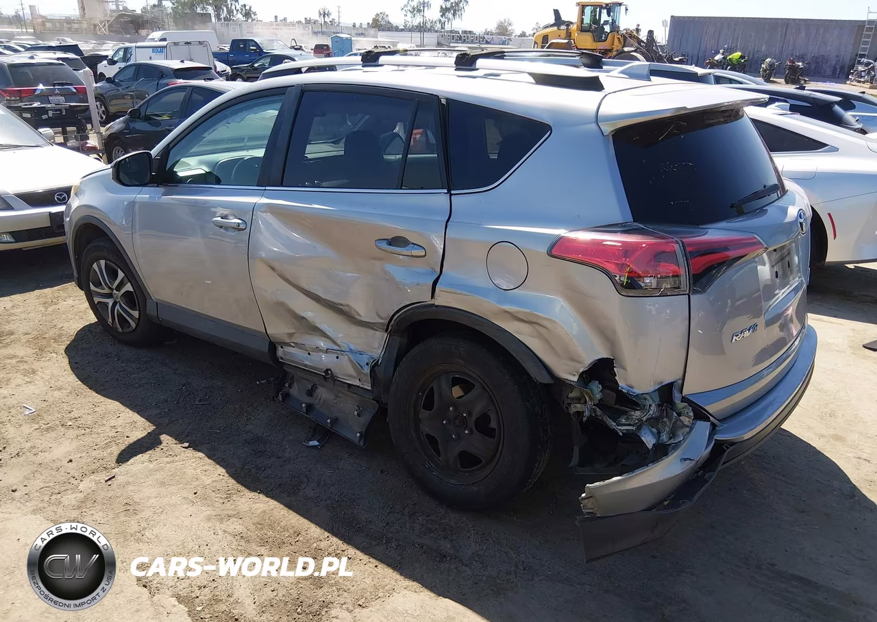 2018 Toyota Rav4 Le VIN:2T3BFREVXJW697481 - 3
