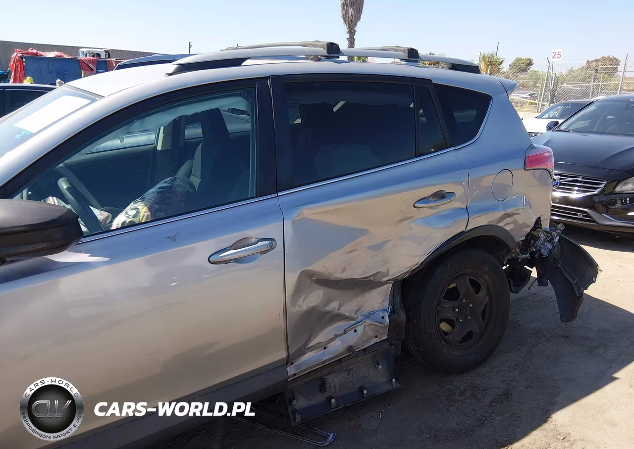 2018 Toyota Rav4 Le VIN:2T3BFREVXJW697481 - 6