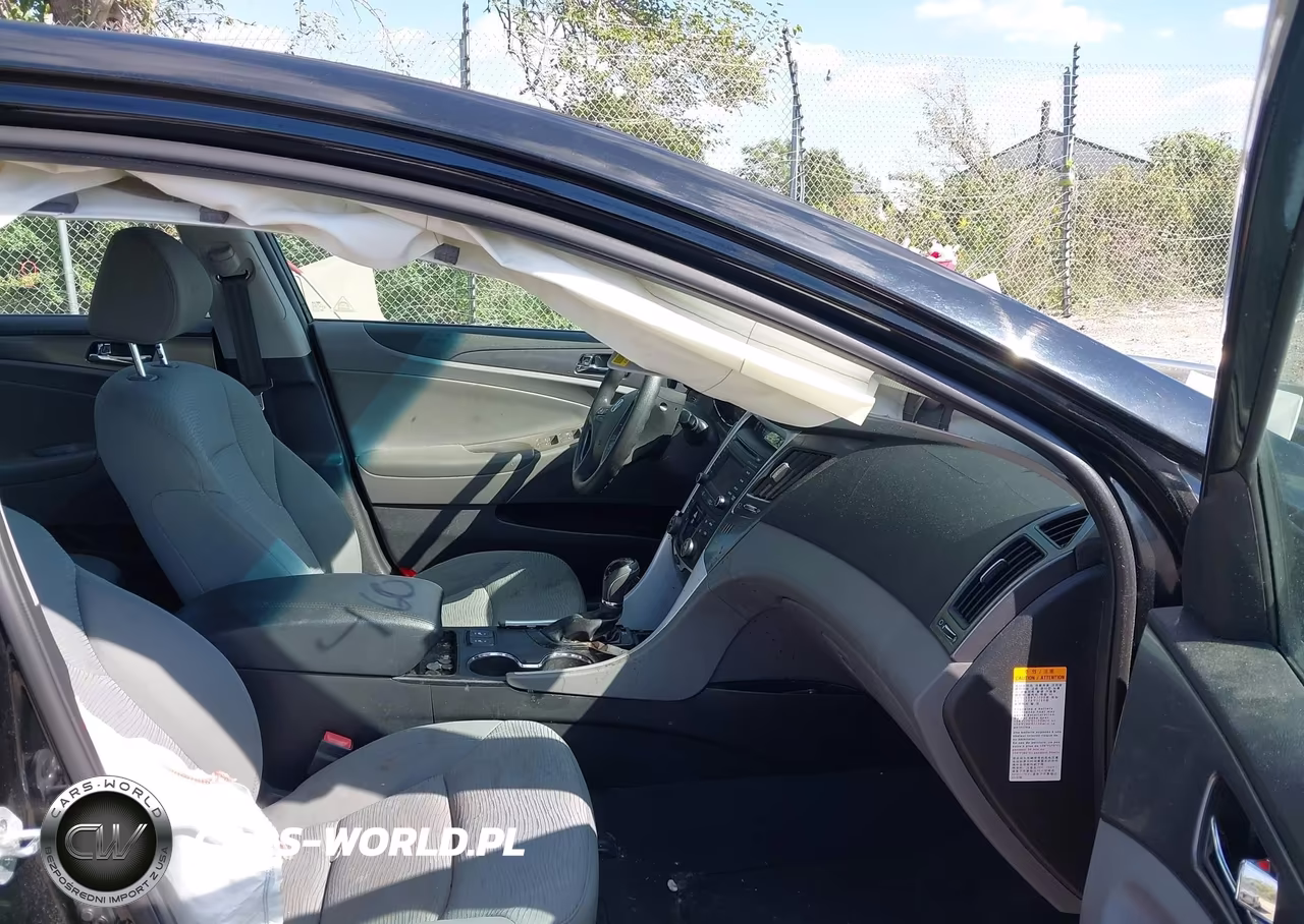 2014 Hyundai Sonata Hybrid VIN:KMHEC4A49EA116610 - 5
