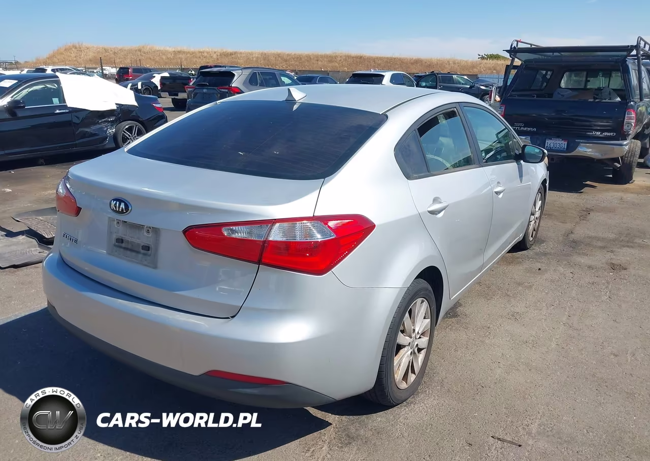 2016 Kia Forte Lx VIN:KNAFX4A62G5536328 - 4