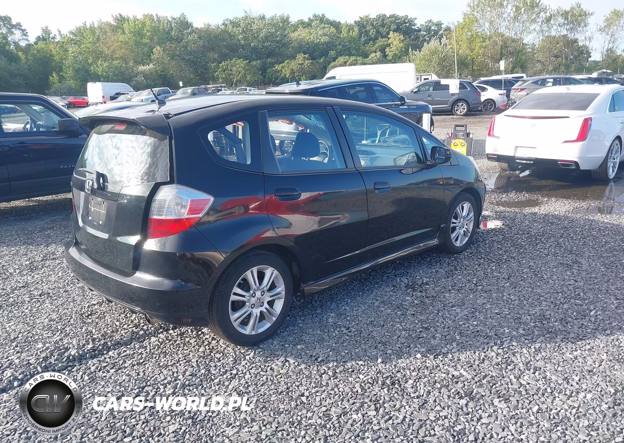 2009 Honda Fit Sport VIN:JHMGE88449S006874 - 4