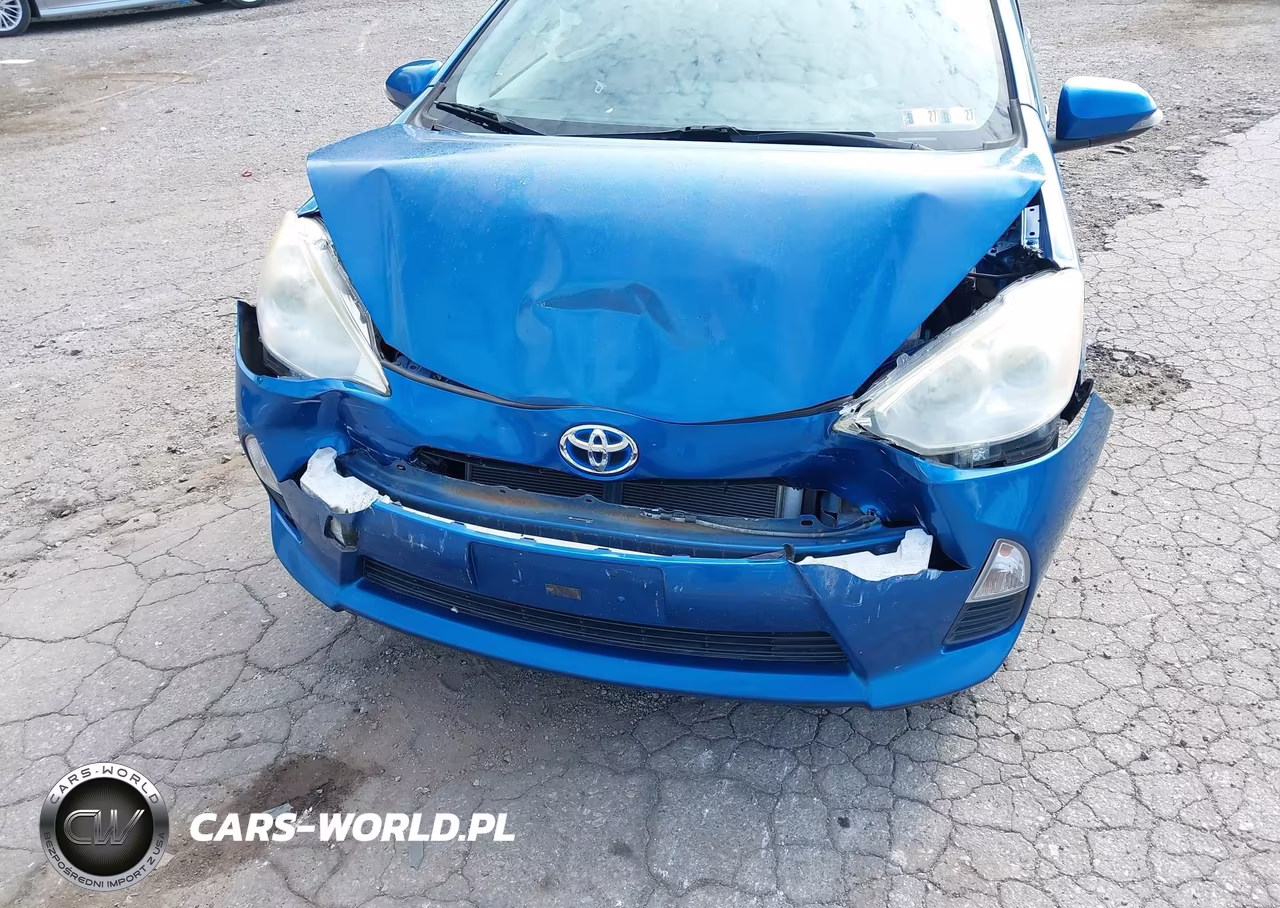 2013 Toyota Prius C Two VIN:JTDKDTB31D1557327 - 6