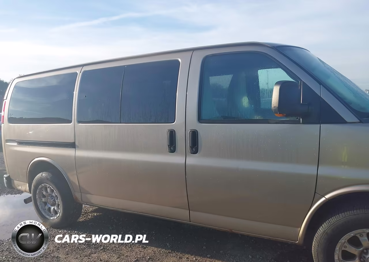 2010 GMC Savana 1500 Lt VIN:1GKUHCD47A1158084 - 13