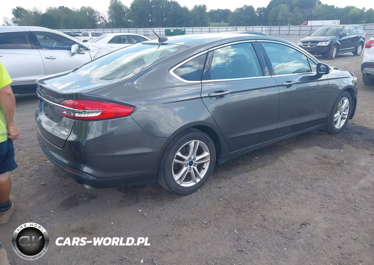 2018 Ford Fusion Se VIN:3FA6P0HD7JR189167 - 4