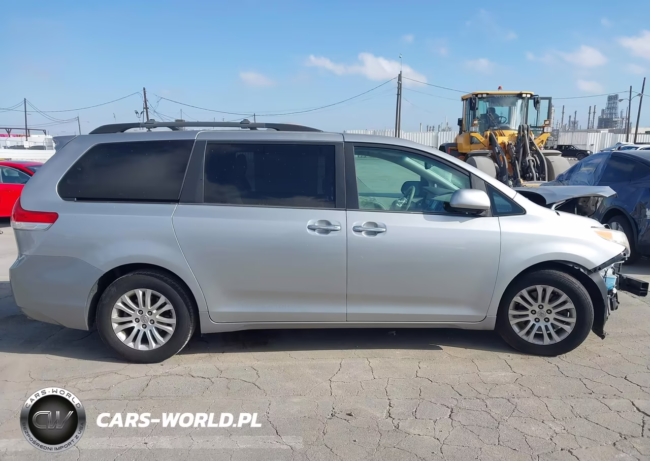 2013 Toyota Sienna Xle V6 8 Passenger VIN:5TDYK3DC7DS360856 - 16