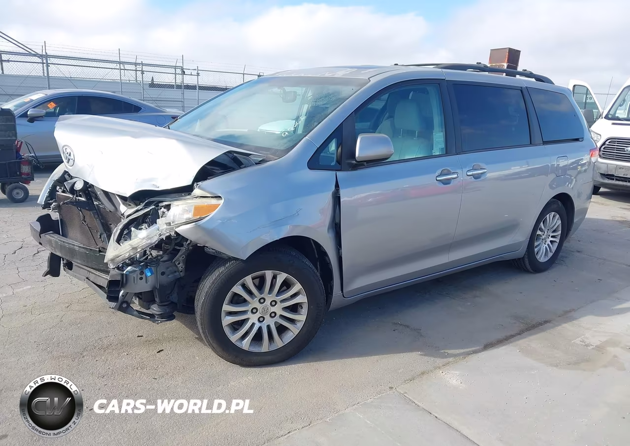 2013 Toyota Sienna Xle V6 8 Passenger VIN:5TDYK3DC7DS360856 - 2