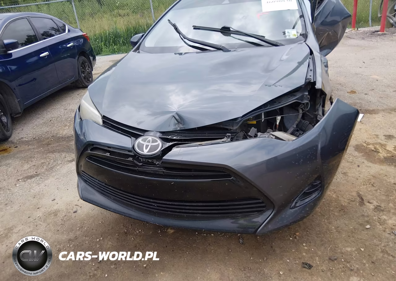 2017 Toyota Corolla Le VIN:5YFBURHE4HP597463 - 10
