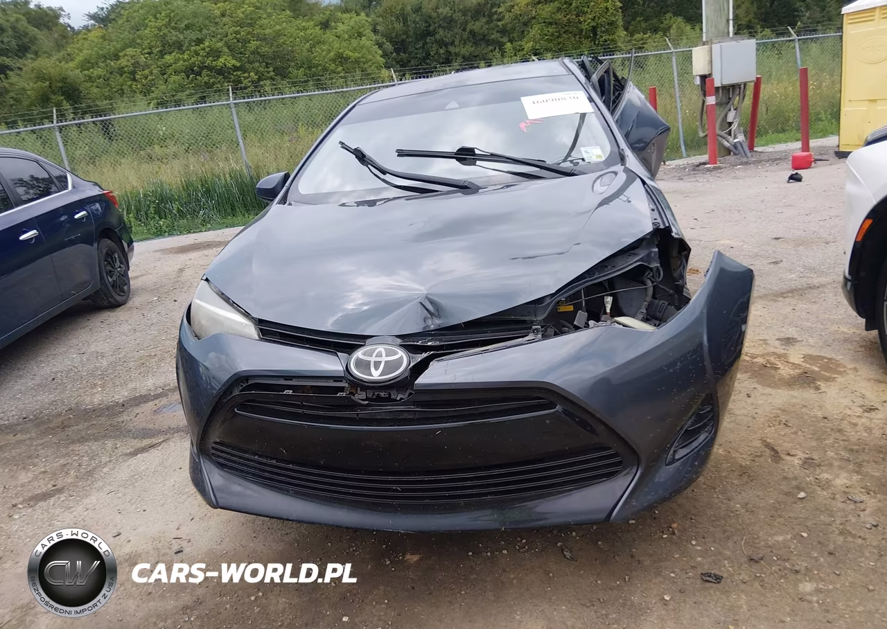 2017 Toyota Corolla Le VIN:5YFBURHE4HP597463 - 11