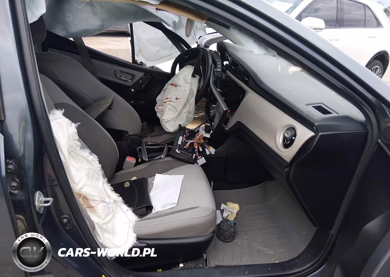 2017 Toyota Corolla Le VIN:5YFBURHE4HP597463 - 5